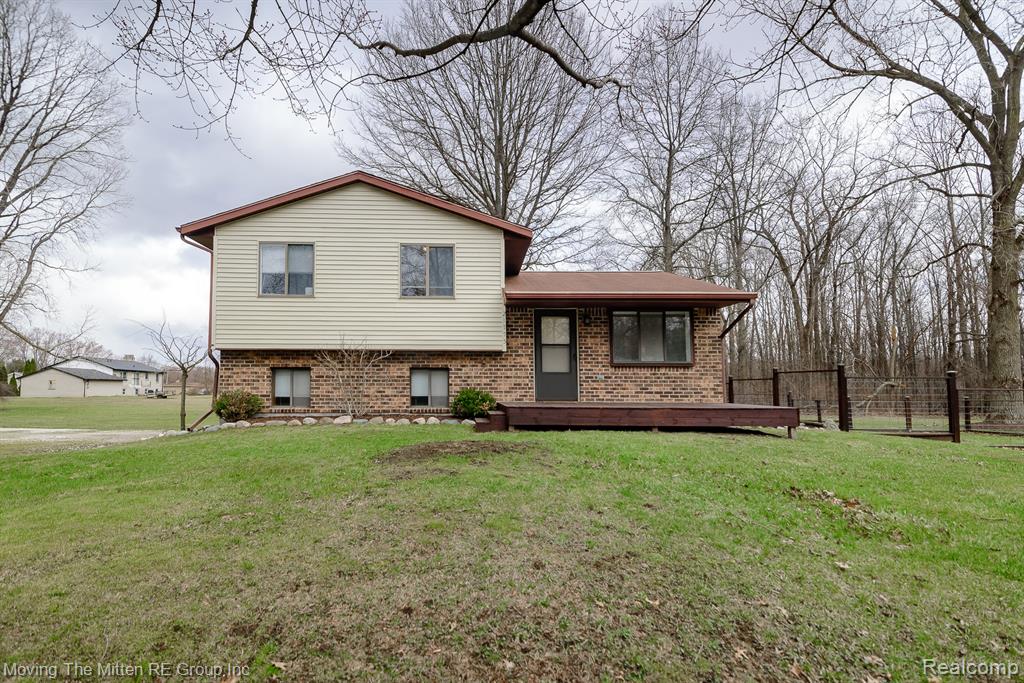 21775 Clemmons Court, Belleville, MI 48111 — Photo 37