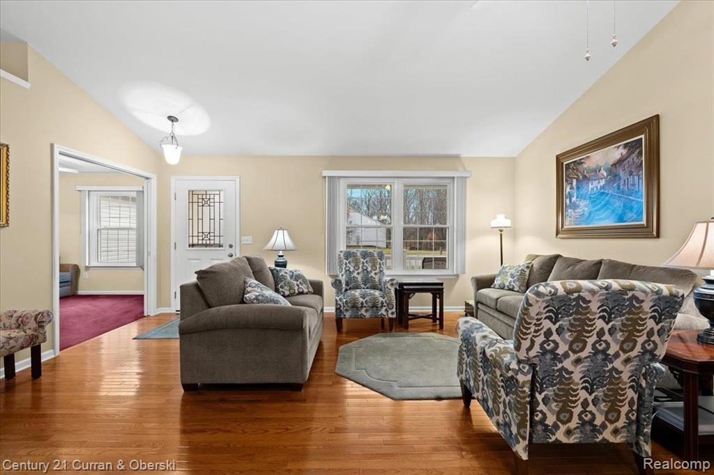 940 S HOWARD Street, Fenton, MI 48430 — Photo 8