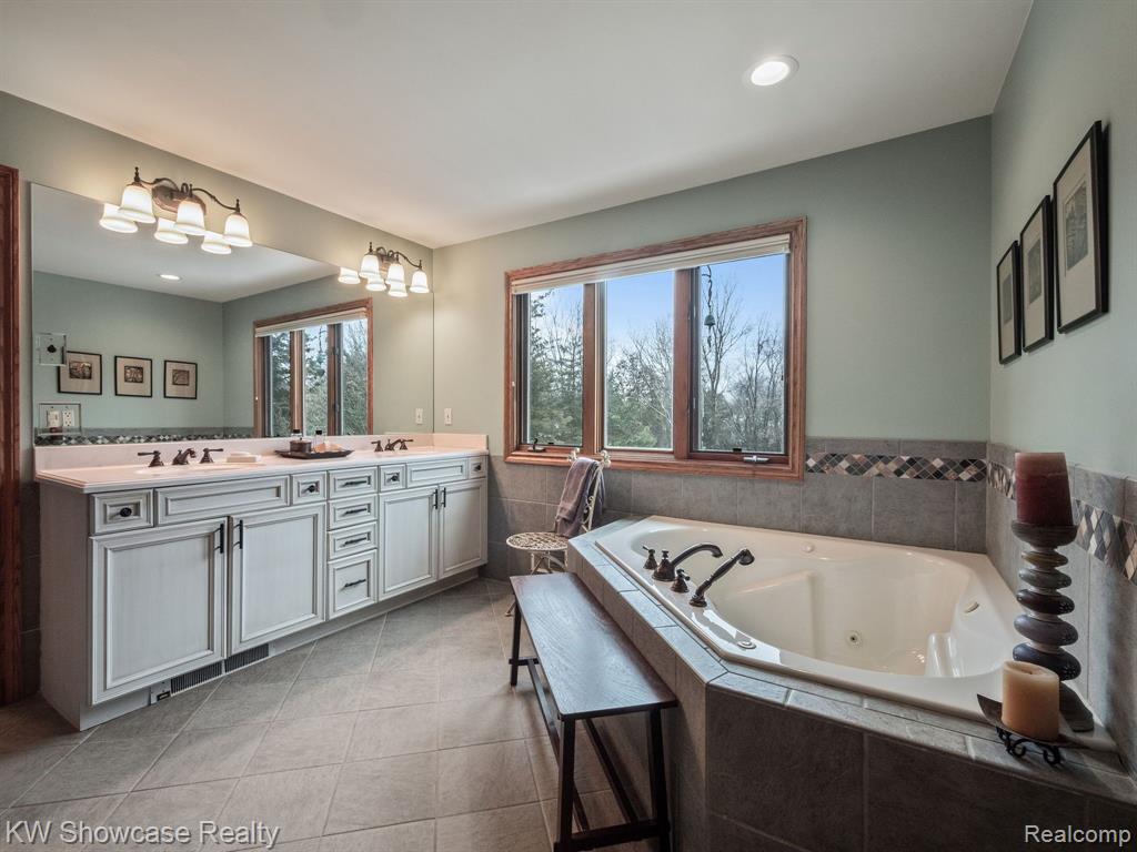 940 Dacea Court, White Lake, MI — Photo 25
