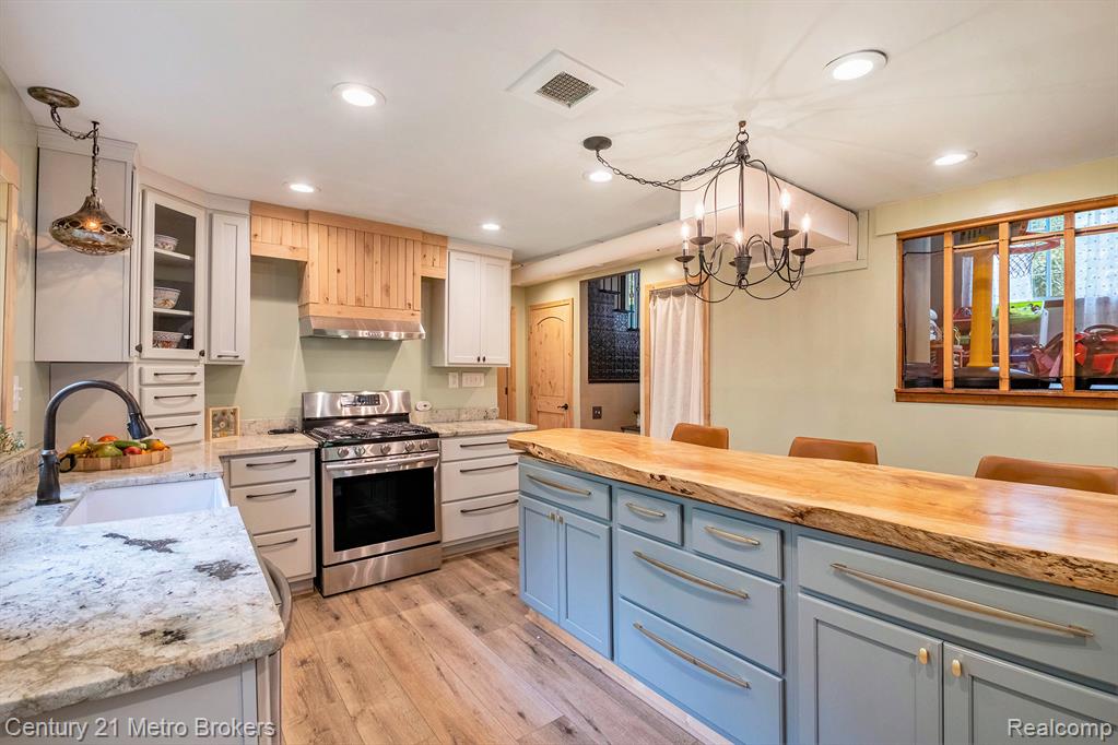 6428 W Court Street, Flint, MI 48532 — Photo 11