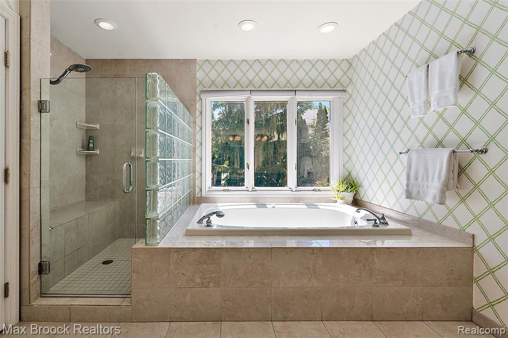 4875 Old Orchard Trail, Orchard Lake Village, MI 48324 — Photo 20