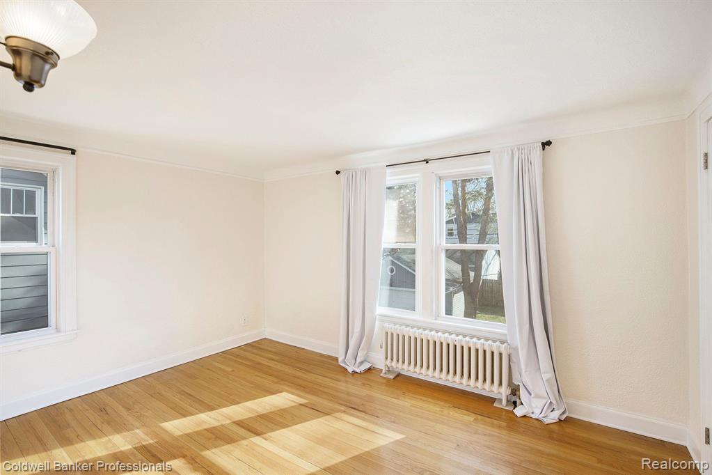 913 IRVING Avenue, Royal Oak, MI 48067 — Photo 17
