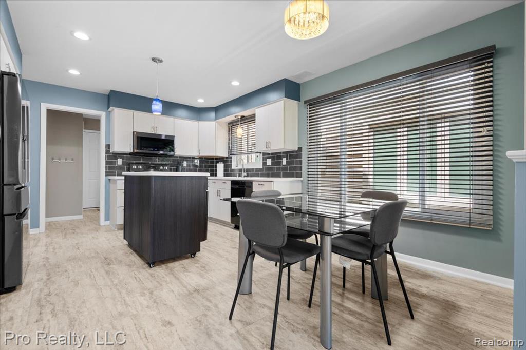45317 Stonehedge Drive, Plymouth, MI 48170 — Photo 12