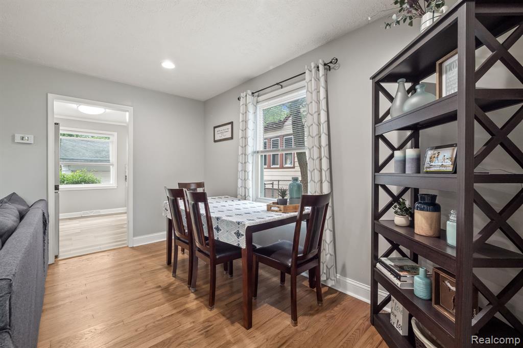 94 S Tilden Avenue, Waterford, MI 48328 — Photo 8