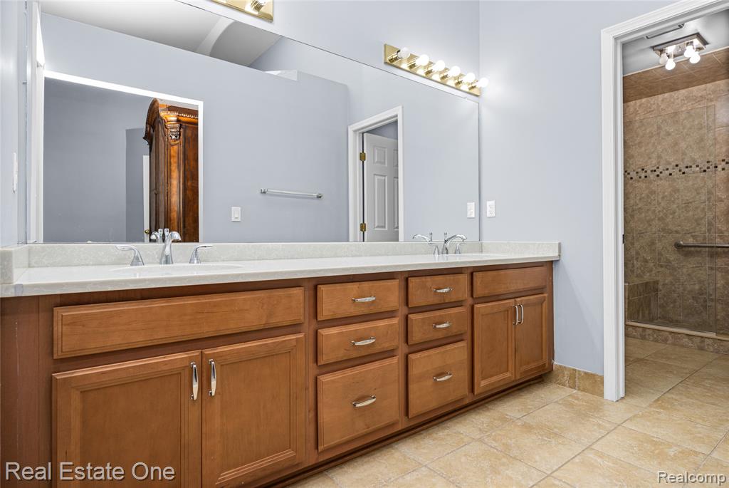 7332 Meadowridge Circle, West Bloomfield, MI — Photo 22