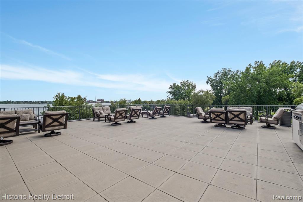 203 WINDWARD Court, 22, Detroit, MI 48207 — Photo 41