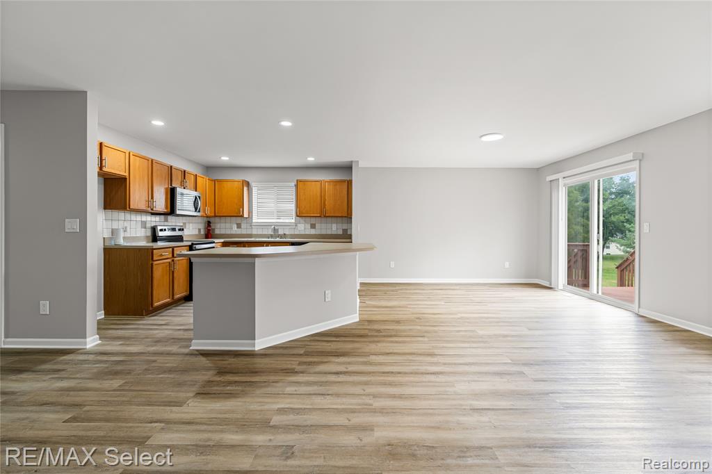 708 Wilberforce Drive, Flint, MI 48503 — Photo 6