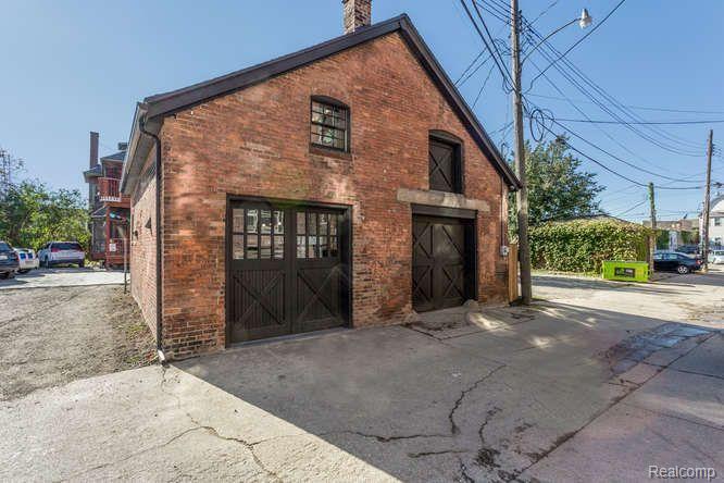 650 W FOREST Avenue, Detroit, MI 48201 — Photo 18