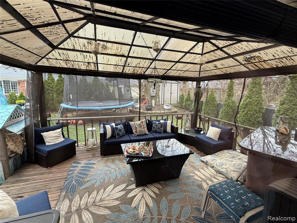 1645 Blairmoor Court, Grosse Pointe Woods, MI 48236 — Photo 2