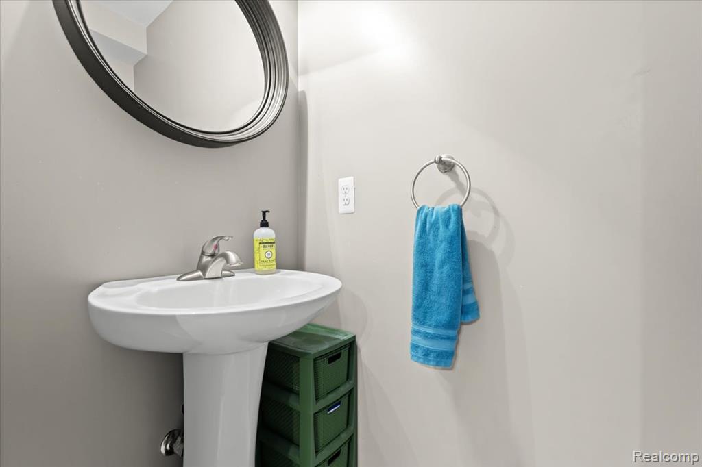 9832 Brookfield Drive, Brighton, MI 48116 — Photo 11