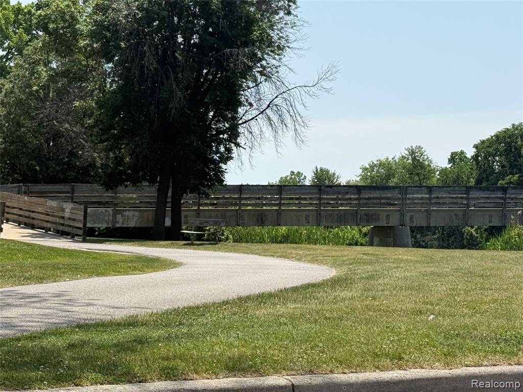 570 Clinton River Drive, Mount Clemens, MI 48043 — Photo 23