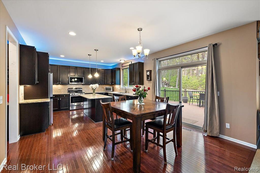 5633 GOLF POINTE Drive, Clarkston, MI 48348 — Photo 38