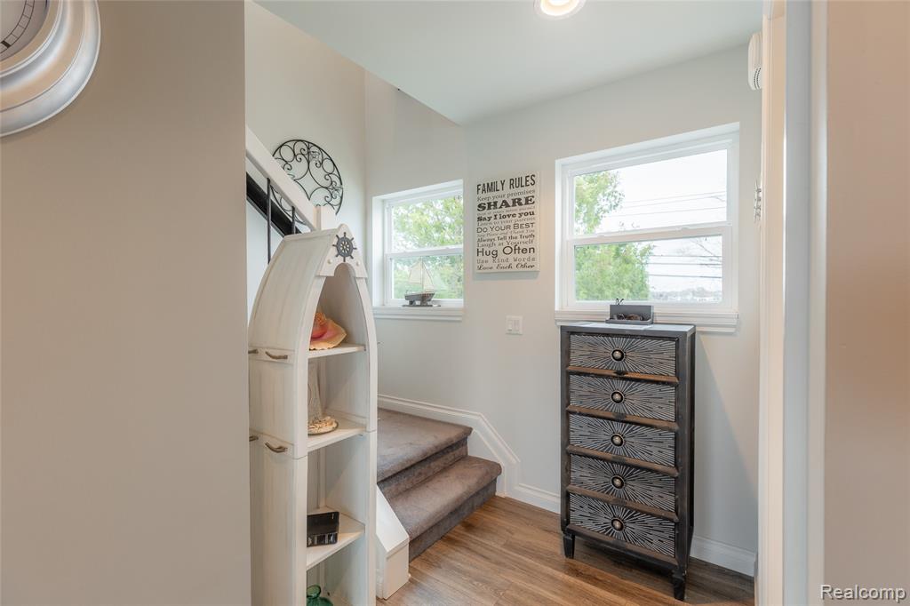 376 Bellevue Avenue, Lake Orion, MI 48362 — Photo 18