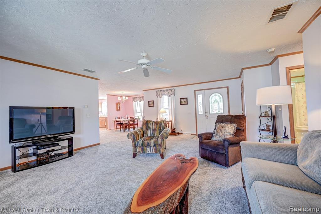 11108 Wood Run Circle, South Lyon, MI 48178 — Photo 9