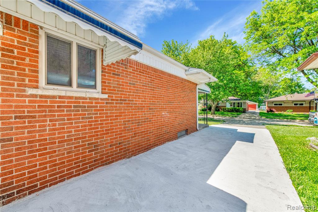 7278 Superior, Center Line, MI 48015 — Photo 21