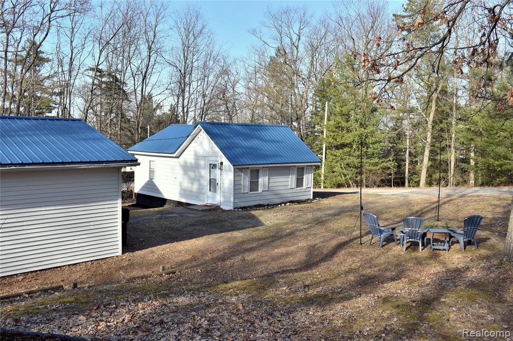 126 Lasalle Avenue, Houghton Lake, MI 48629 — Photo 4