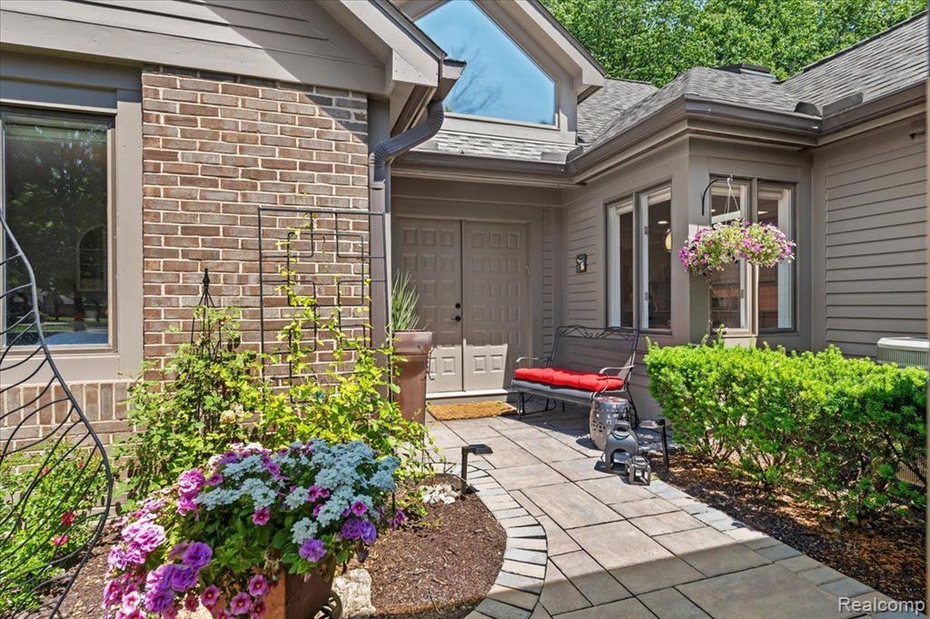 4596 COTTONWOOD Drive, Ann Arbor, MI 48108 — Photo 3