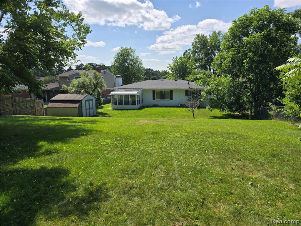5333 FERN Avenue, Grand Blanc, MI 48439 — Photo 5