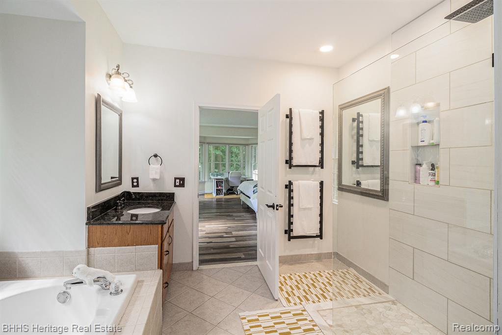 431 Timber Ridge Drive, Highland, MI — Photo 23