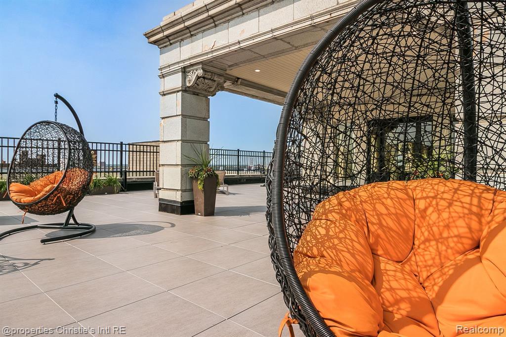 15 E KIRBY Street, 404, Detroit, MI 48202 — Photo 43