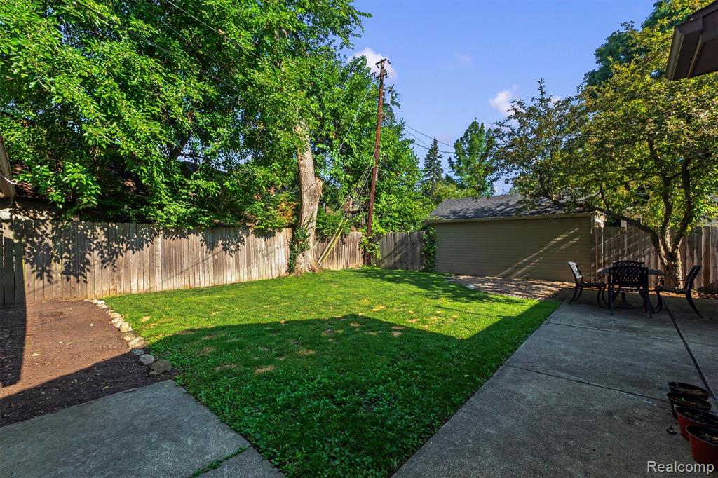 803 Oakridge Avenue, Royal Oak, MI 48067 — Photo 25