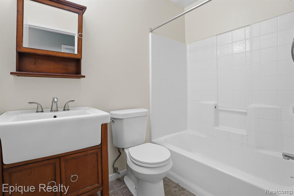825 Summer Creek Court SE, Grand Rapids, MI 49508 — Photo 19