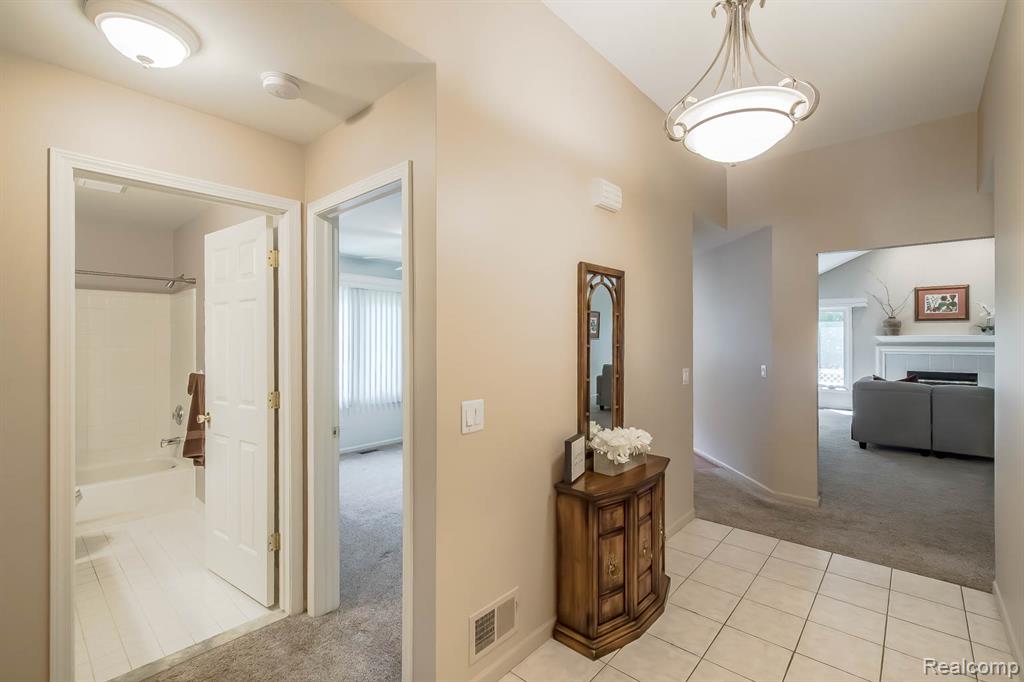 43221 Pointe Drive, 57, Clinton Twp, MI 48038 — Photo 5