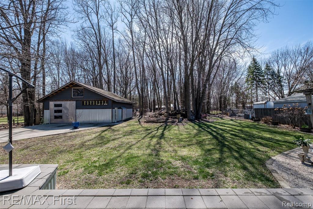 905 W Parker Avenue, Madison Heights, MI 48071 — Photo 52