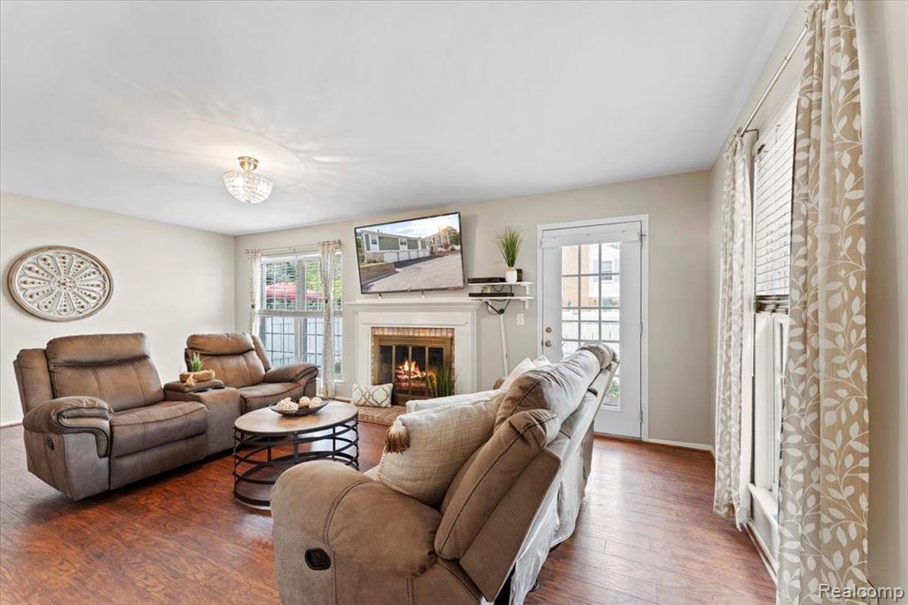21382 E GLEN HAVEN Circle, Northville, MI 48167 — Photo 9