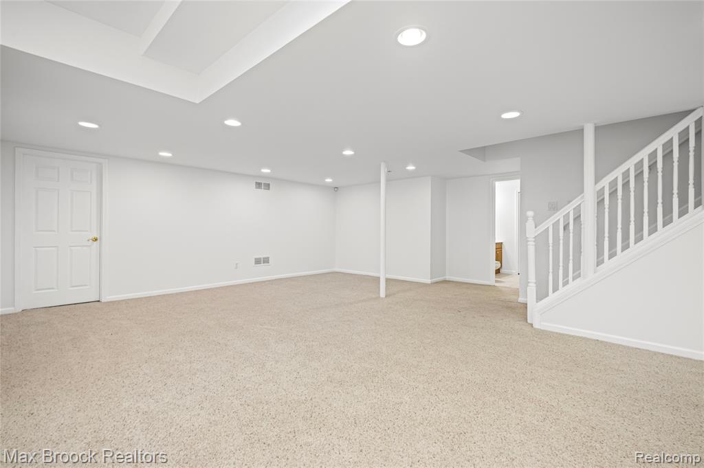 6901 Reed Court, West Bloomfield, MI — Photo 53