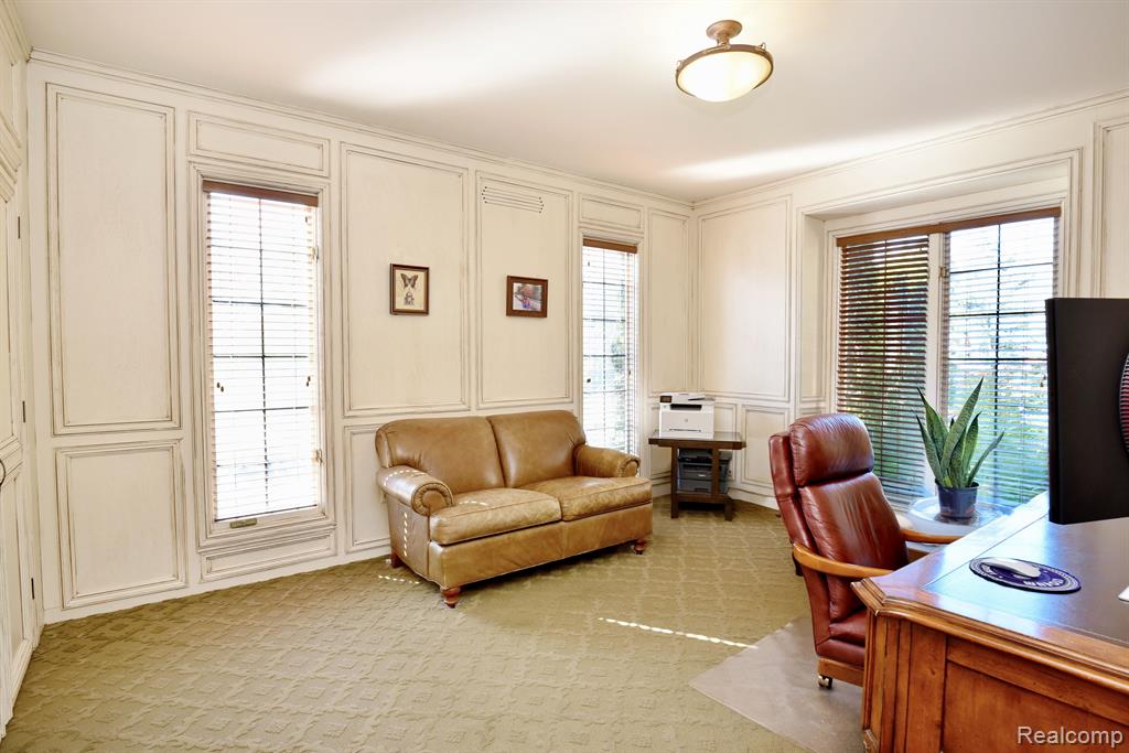 5687 GREENHILL Drive, Troy, MI 48098 — Photo 19