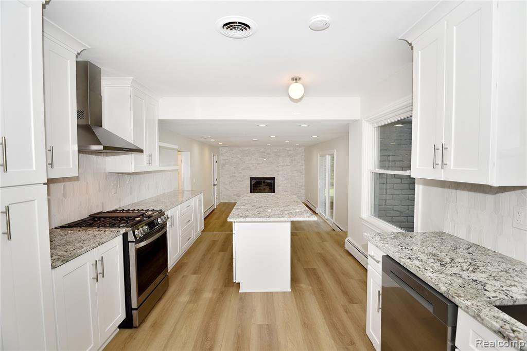 5547 Kingsmill Drive, Bloomfield Hills, MI — Photo 12