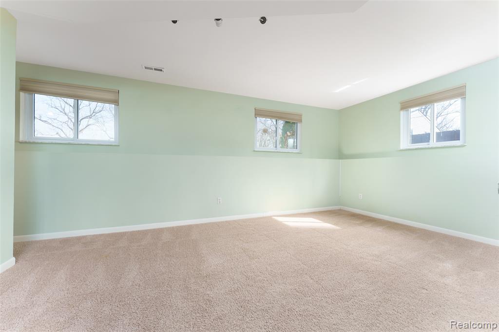 1243 Blue Heron Drive, Highland, MI — Photo 20