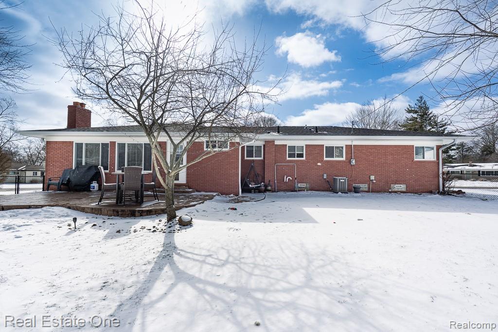 395 Wimpole Drive, Rochester Hills, MI 48309 — Photo 17