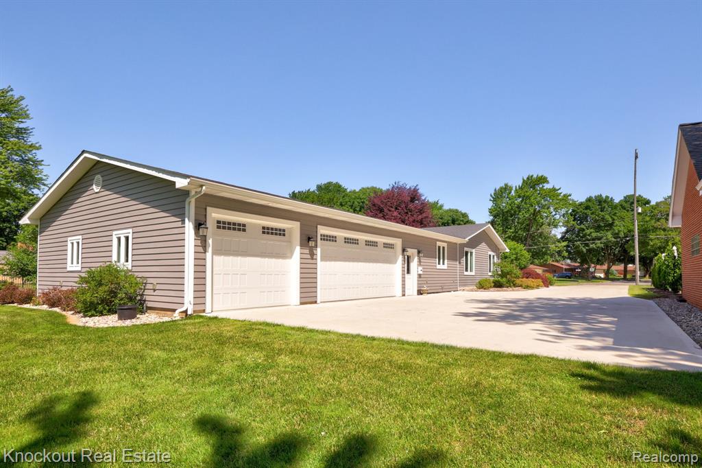 705 W Tuscola Street, Frankenmuth, MI 48734 — Photo 45