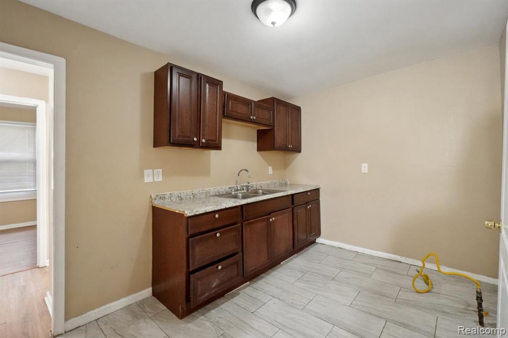 9072 Burt Road, Detroit, MI 48228 — Photo 10