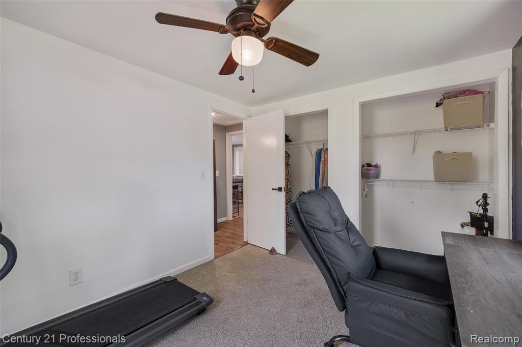 2830 Deland Road, Waterford, MI 48329 — Photo 18