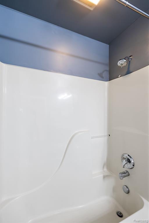 8057 PEBBLESTONE Drive, Ypsilanti, MI 48197 — Photo 35