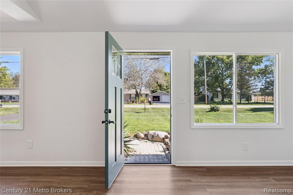 4379 Tillie Drive, Flint, MI 48504 — Photo 4