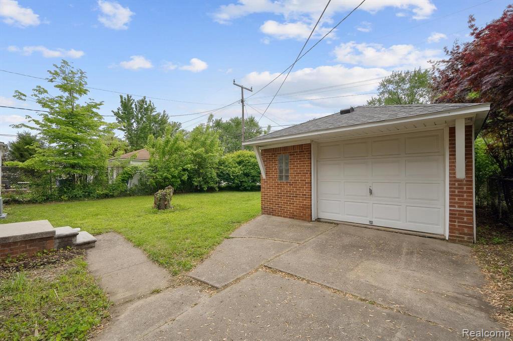 8356 GLENGARY Street, Dearborn Heights, MI 48127 — Photo 23