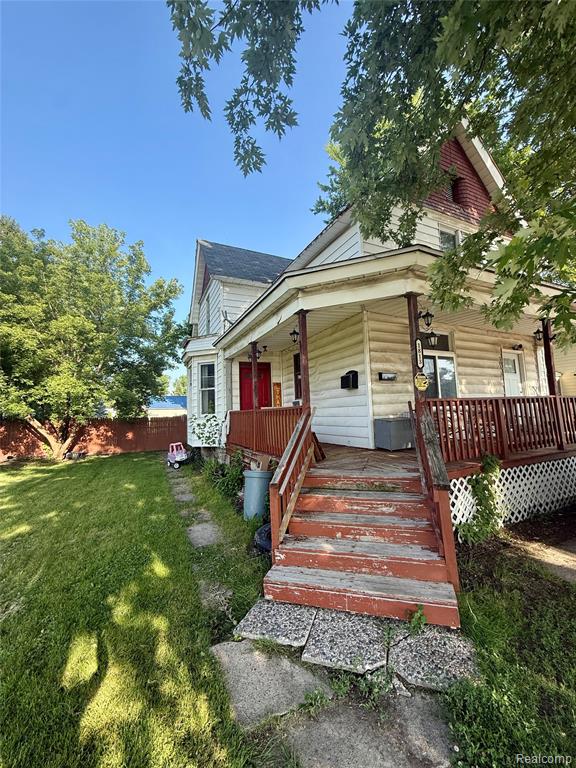 1813 10th Avenue, Port Huron, MI 48060