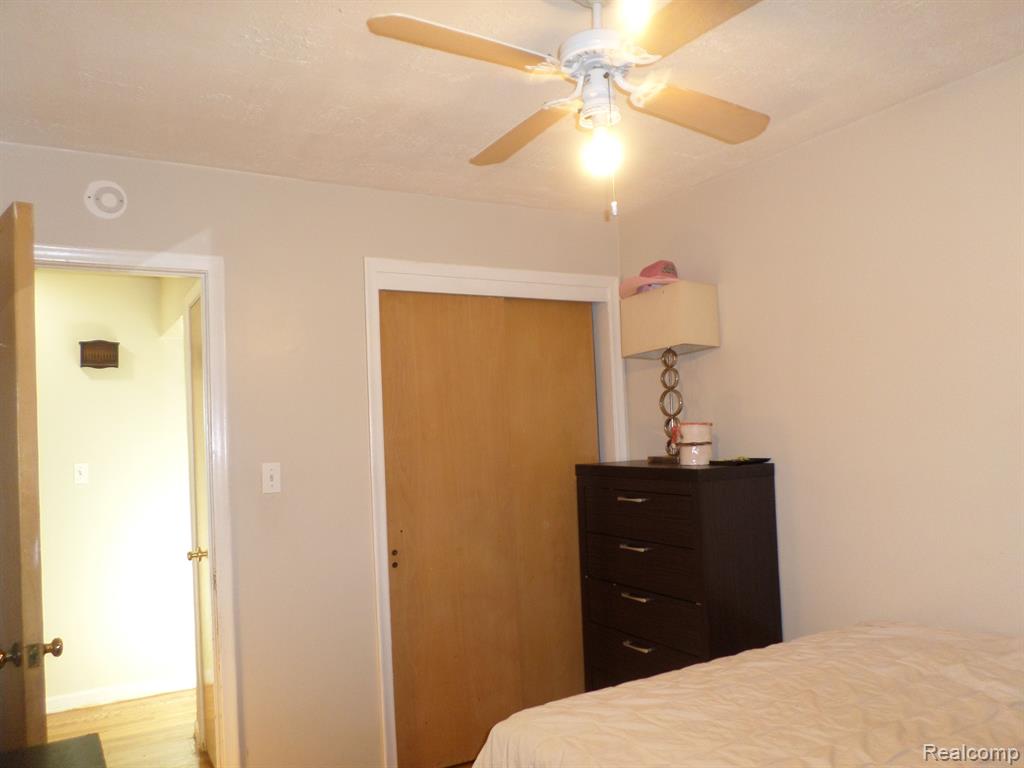 8386 N COLONIAL Street, Dearborn Heights, MI 48127 — Photo 20