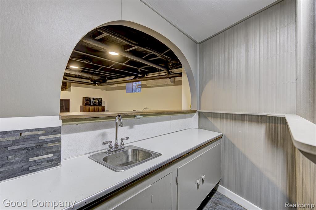 551 W Oakridge Street, Ferndale, MI 48220 — Photo 51