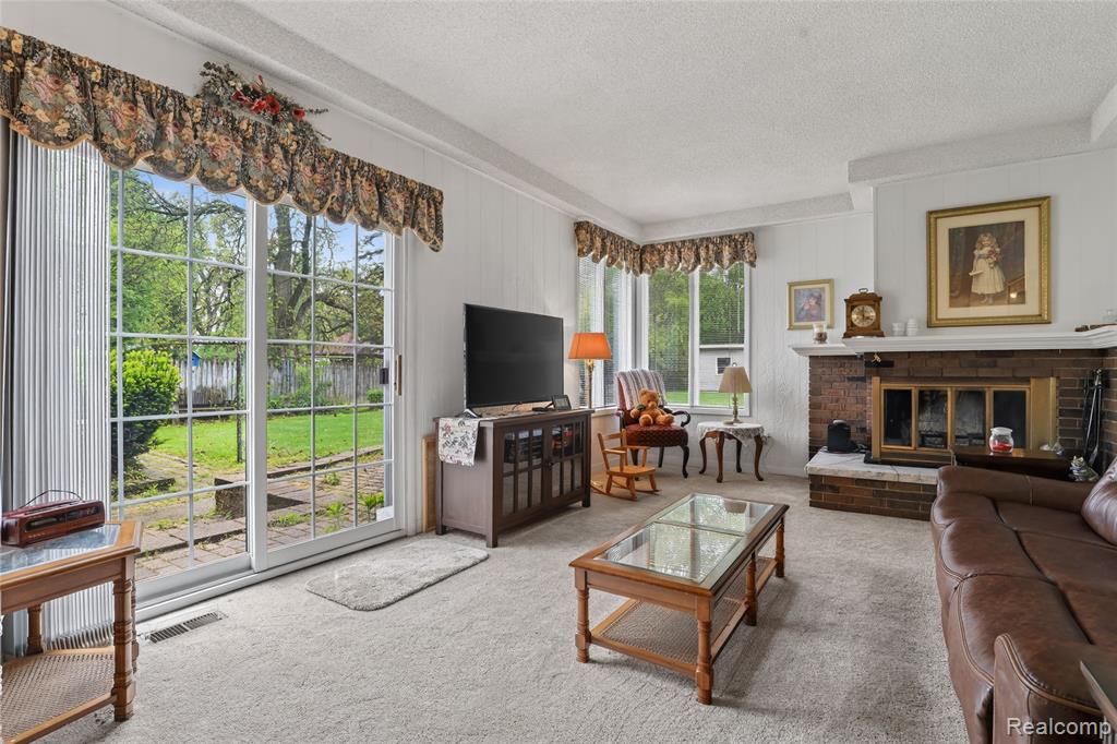 5090 Torrey Road, Flint, MI 48507 — Photo 16
