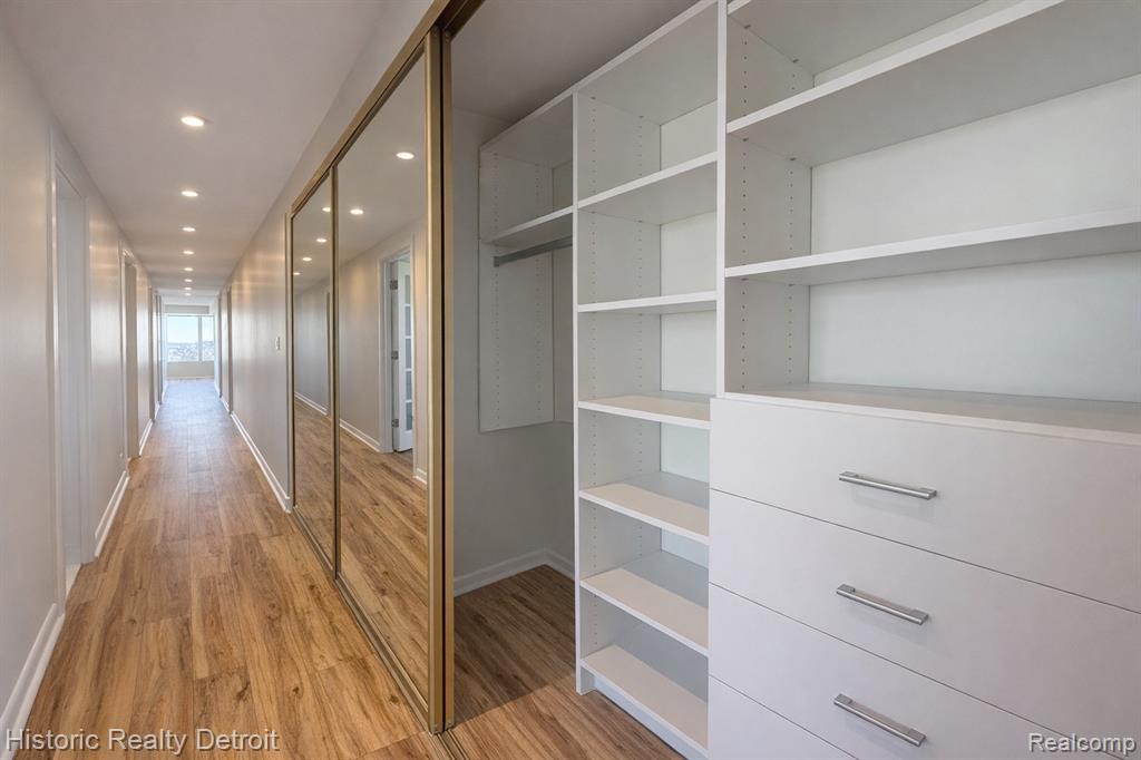 1300 E Lafayette, 2407, Detroit, MI 48207 — Photo 16