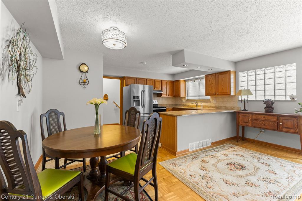 4051 JOHNSON Drive, Sterling Heights, MI 48310 — Photo 13