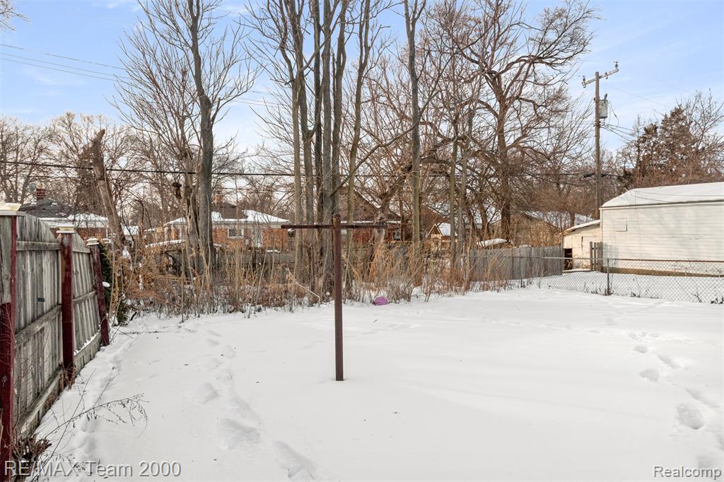 20295 Huntington Road, Detroit, MI 48219 — Photo 40