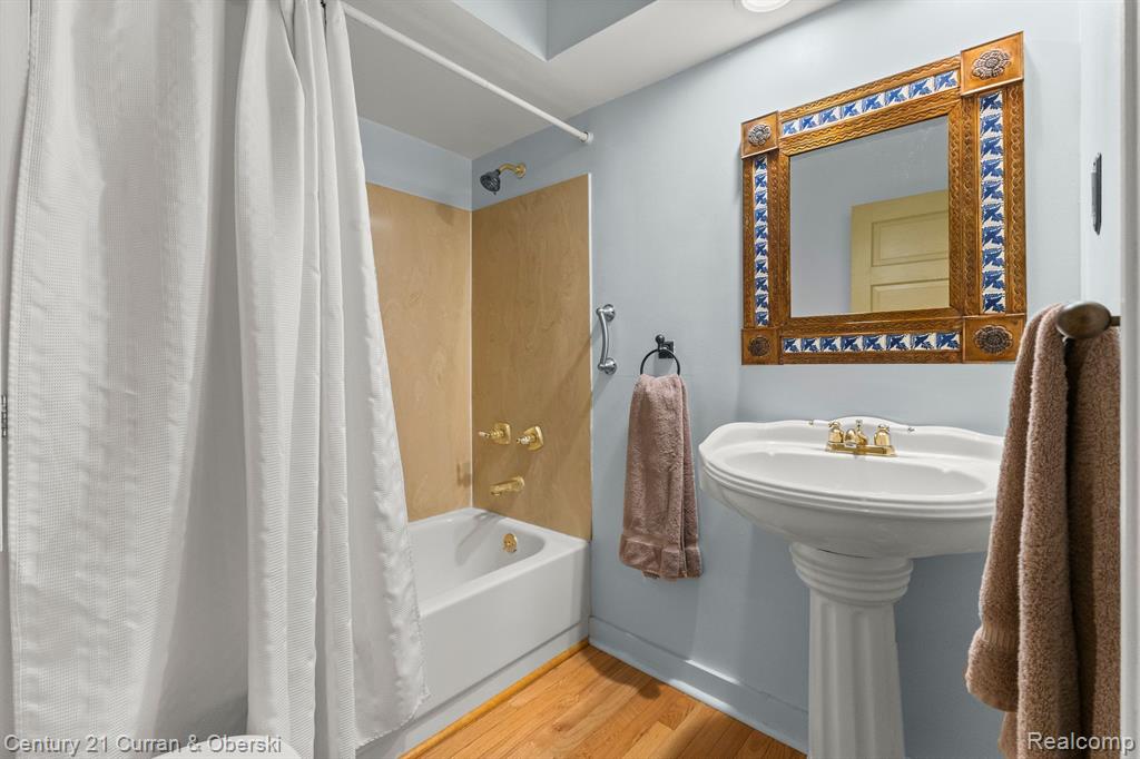 449 SPRUCE Street, Wyandotte, MI 48192 — Photo 17