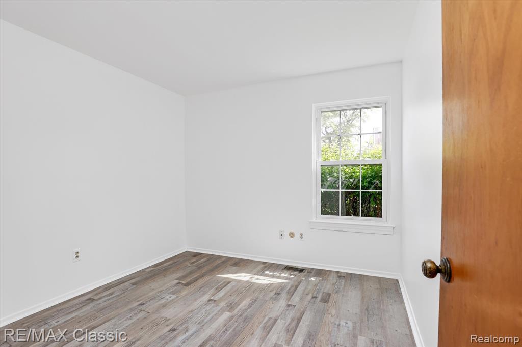 41722 ONAWAY Drive, Northville, MI 48167 — Photo 17