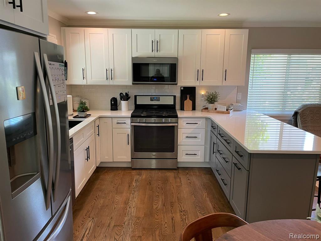 6832 MONTFORT Drive, Canton, MI 48187 — Photo 16